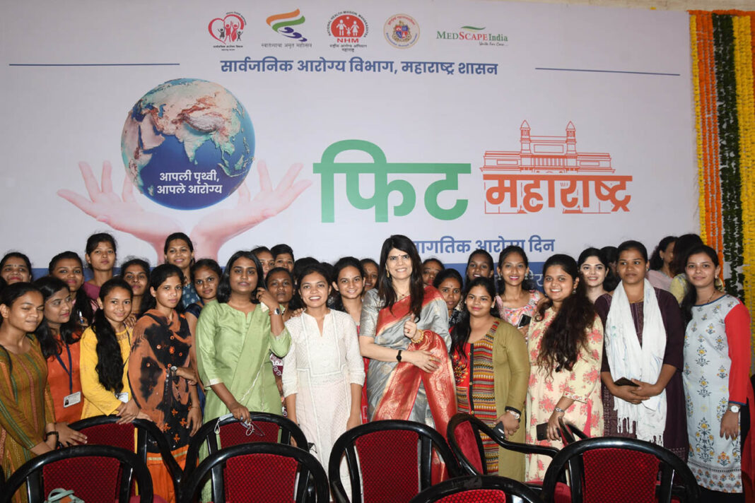 Dr Sunita Dube launch Balloon Festival & Fit Maharashtra at Gateway of India